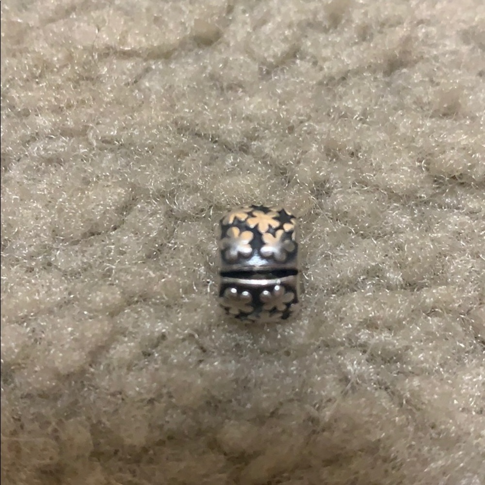 Pandora Flower Clip Charm